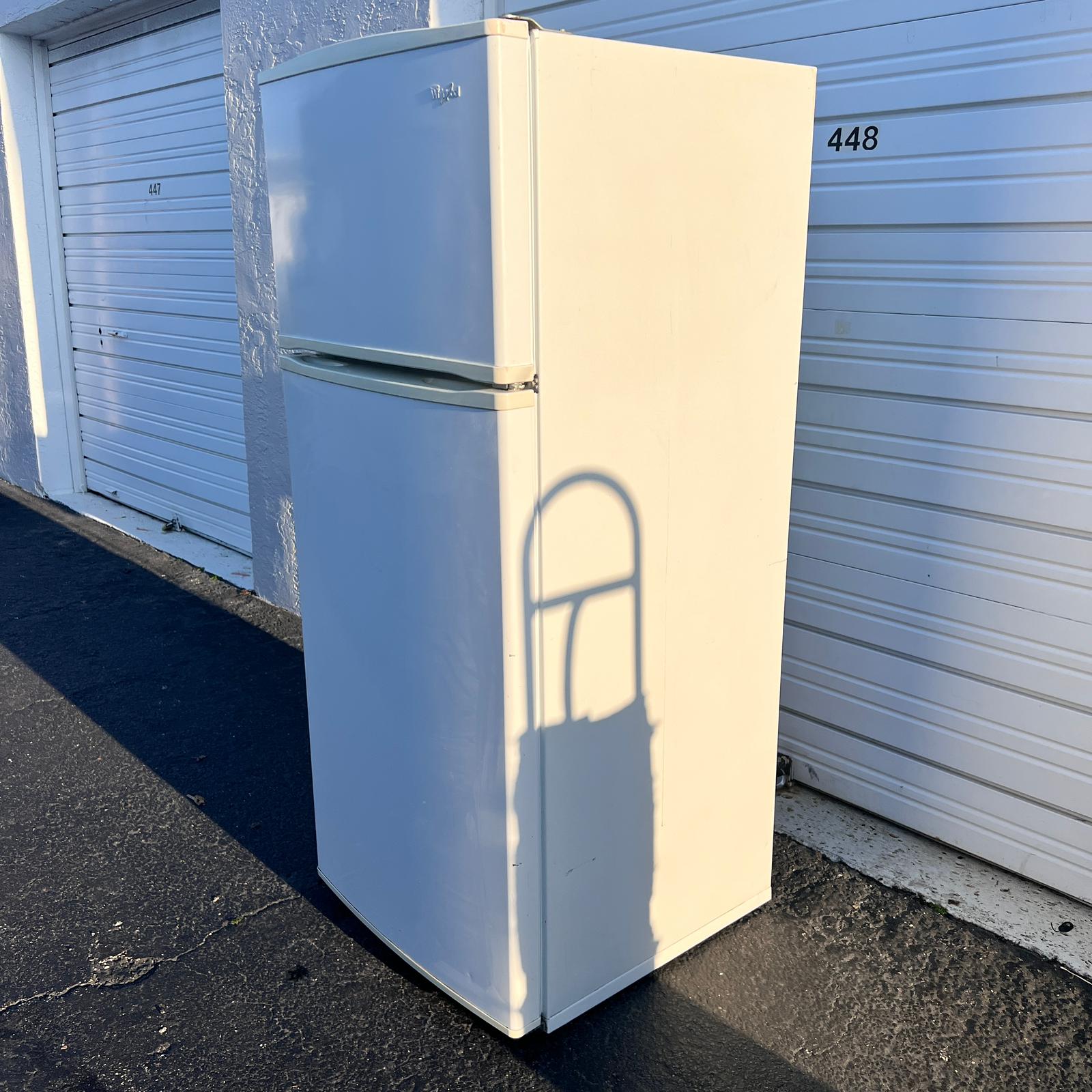 Whirlpool Top and Bottom Refrigerator Whirlpool Top and Bottom Refrigerator